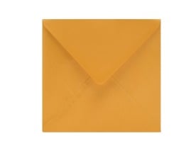 Koperta kwadratowe w kolorze złota i wadze 120g to idealne zabezpieczenie voucherów, upominków i bonów prezentowych