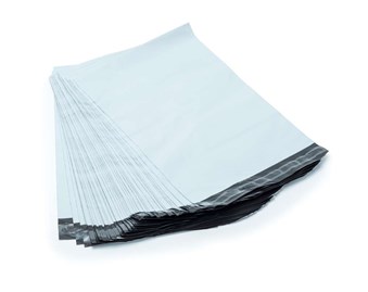 Foliopak kurierski 230x340 mm wykonany z 50% recyklingu – opakowanie 50 sztuk